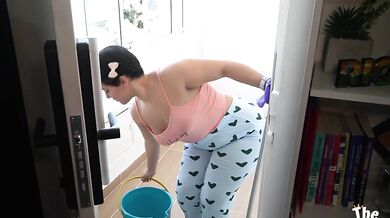 Neighbor Big Ass MILF Begs Massage Then Creampied Doggy Destroyed