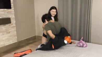 Petite Latina AndyHornyy Gushes on Delivery Repartidor Cock