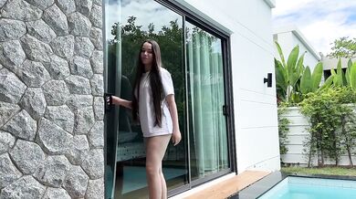 Stepmom Bonnie Blaze Creampied Rough on Vacation
