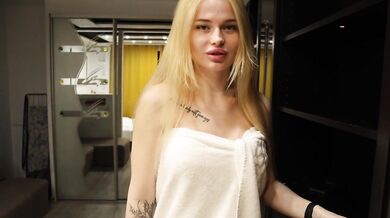 She deepthroated me after reinstalling Windows her juicy ass lips leaked cum