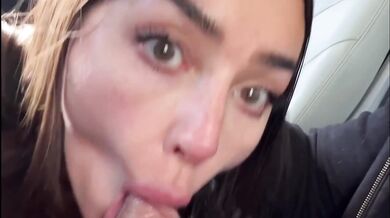 Sisi Rose takes her bigamy blowjob right on the plane for Teddy Tarantino