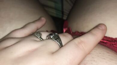 18 year old virgin finger fucks herself trying to stay quiet