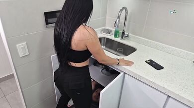 Colombian lust traps plumber deep into her gushing cowgirl ride and deepthroat worship