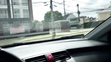 Amateur blonde MILF car sex risks mom gets ass fucked while people walk outside