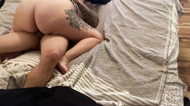 Thick MILF cums all in her tight pussy riding raw deep