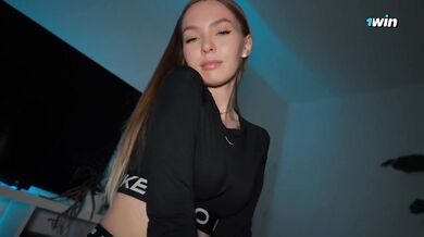 Nike Pro Girlfriend Choked Deepthroat Gushing Cum Destroyed