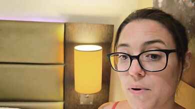 Glasses Brit MILF Gushes Clit Rubbing to Hotel Fuck Moans
