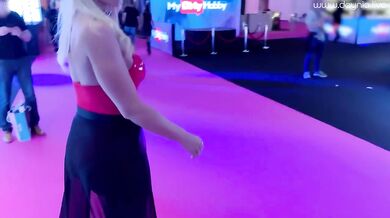 Berlin Stand Public Fuck Destroyed MILF Cum Walk Gush