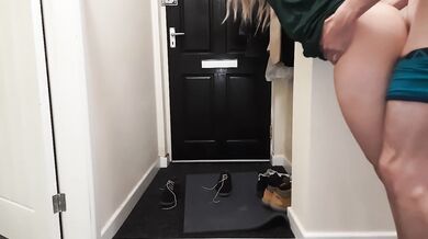Delivery guy knocked while I fucked my wife let him join her and watch her cream him