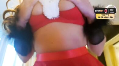 Lola’s Christmas ass gift strap bigger than a turkey